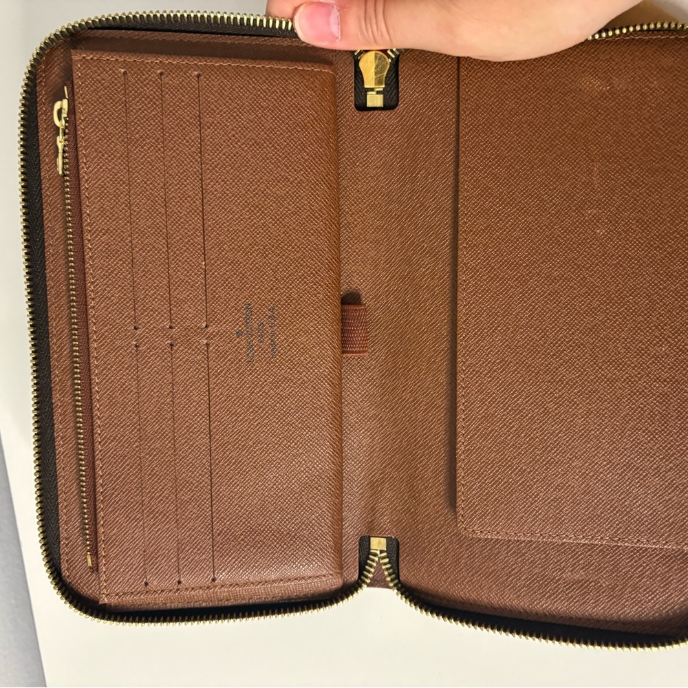 LOUIS VUITTON Monogram Zippy Organizer Wallet - Picture 7 of 7